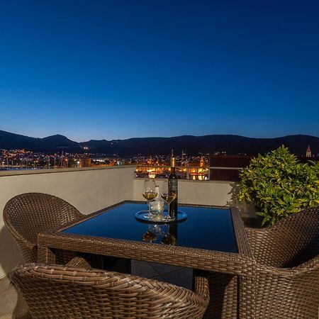 Apartments Orlic Трогир Екстериор снимка