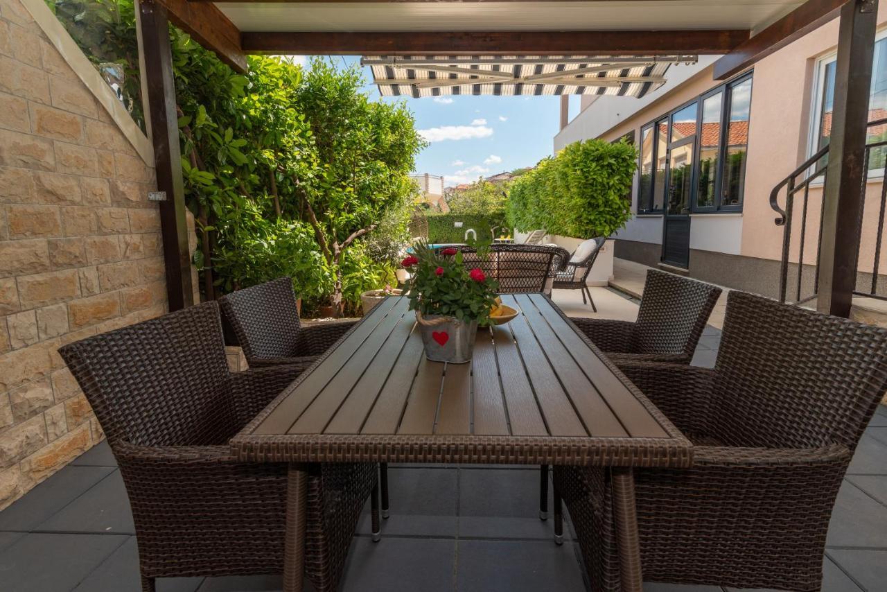 Apartments Orlic Трогир Екстериор снимка
