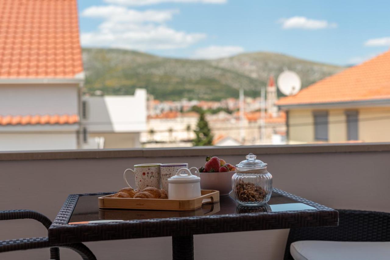 Apartments Orlic Трогир Екстериор снимка