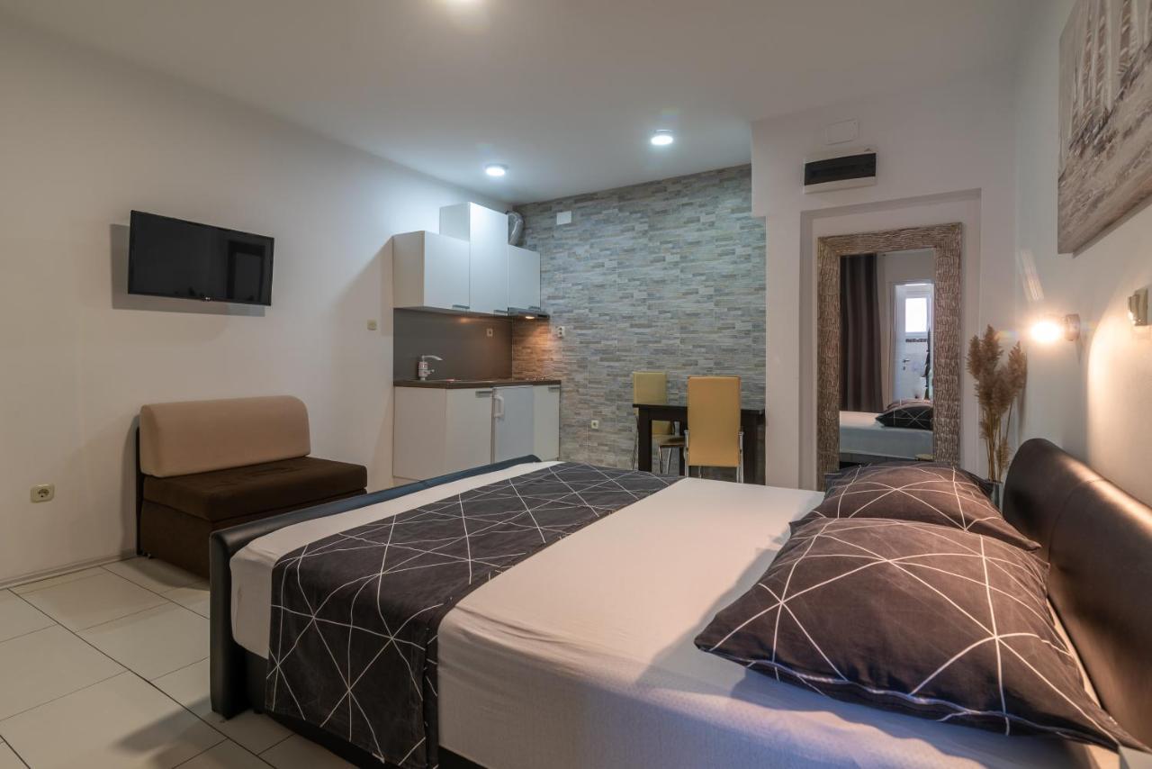Apartments Orlic Трогир Екстериор снимка