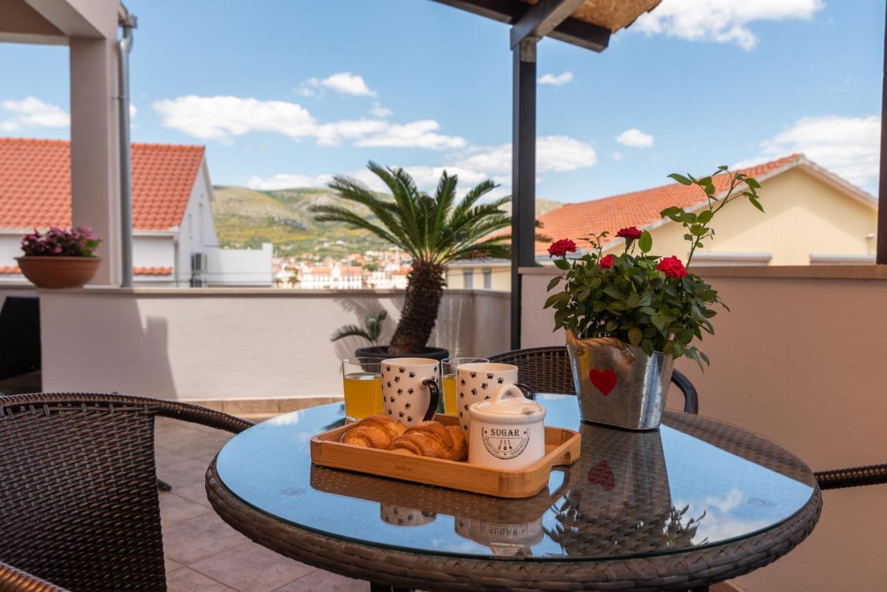 Apartments Orlic Трогир Екстериор снимка