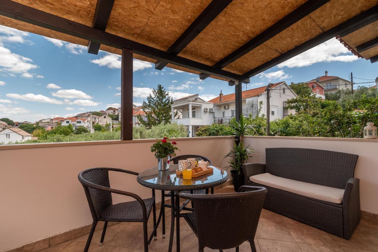 Apartments Orlic Трогир Екстериор снимка