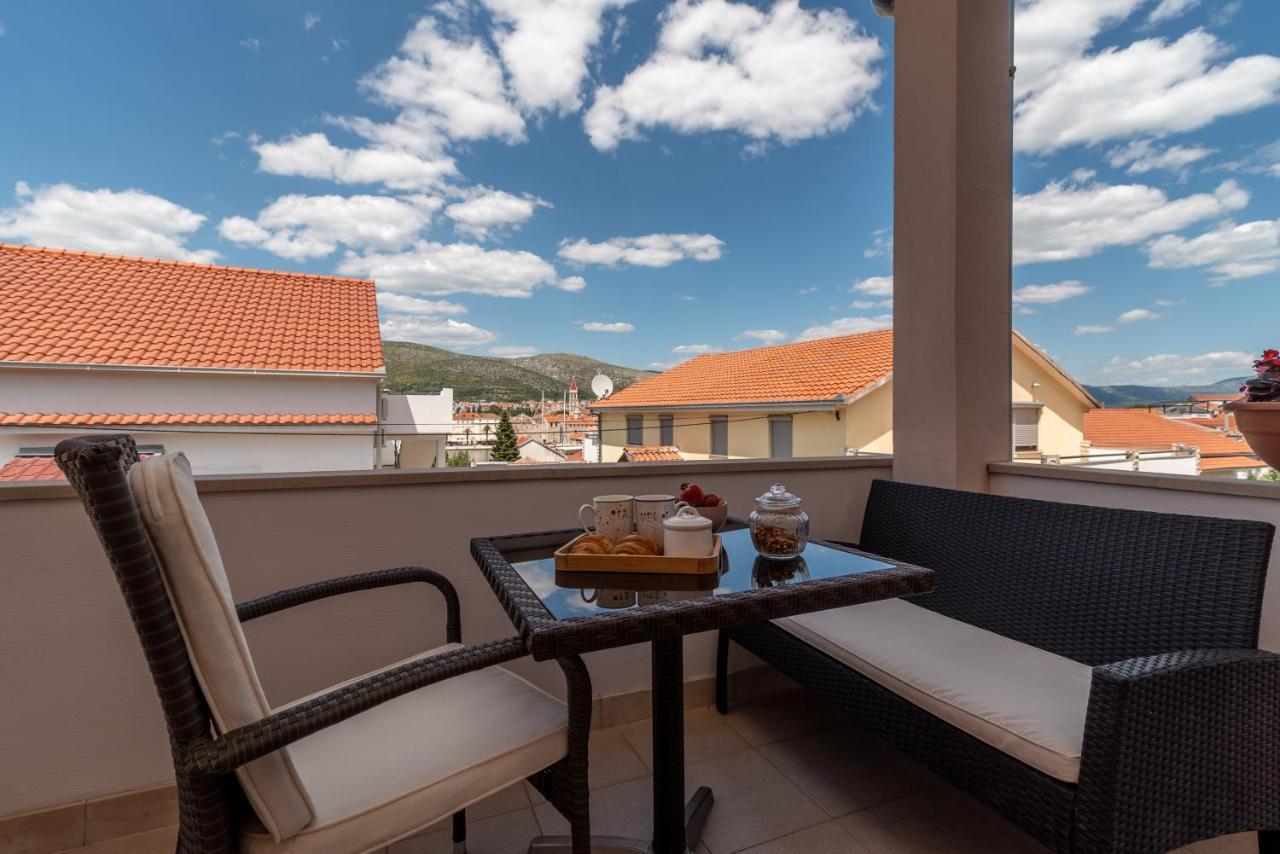 Apartments Orlic Трогир Екстериор снимка