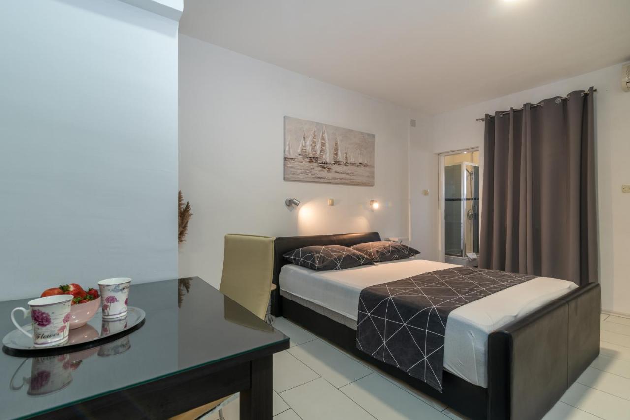 Apartments Orlic Трогир Екстериор снимка
