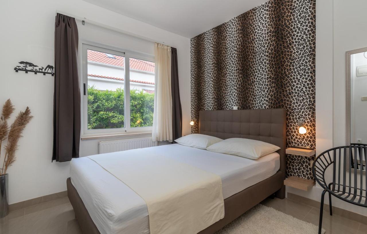 Apartments Orlic Трогир Екстериор снимка
