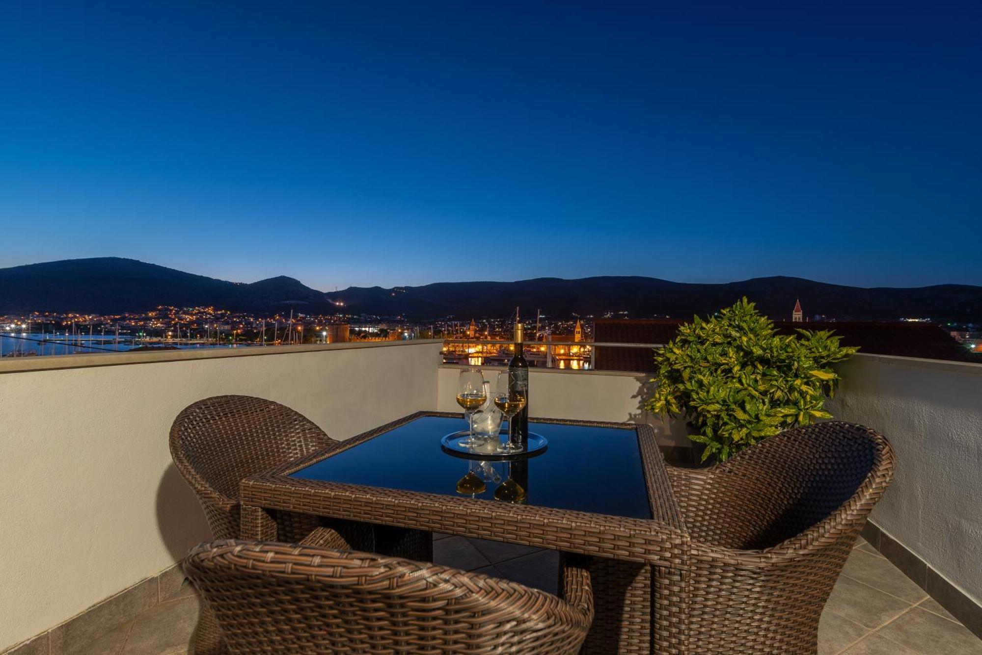 Apartments Orlic Трогир Екстериор снимка