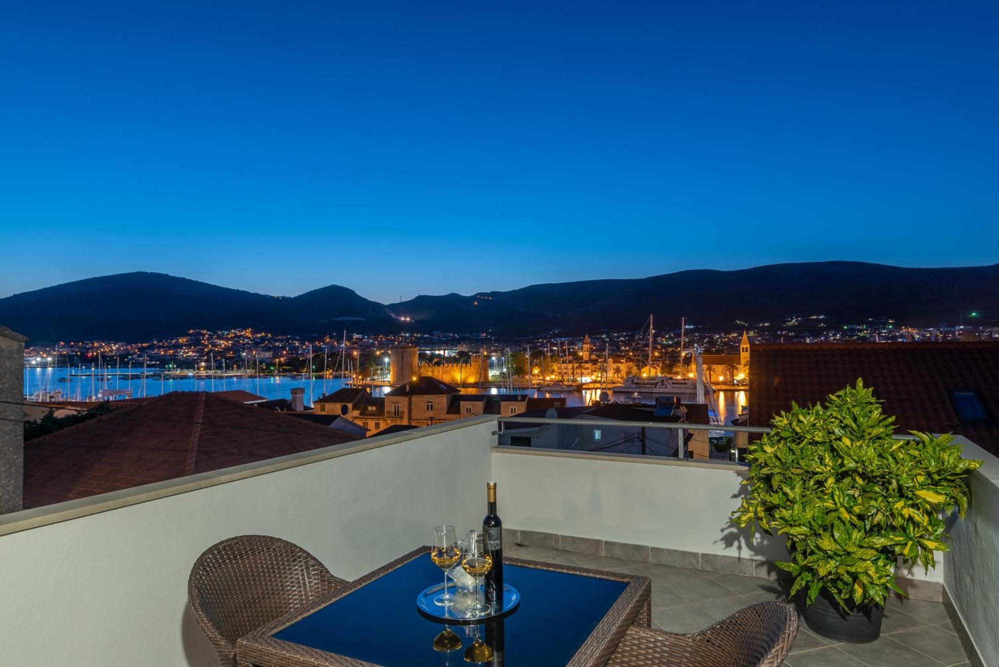 Apartments Orlic Трогир Екстериор снимка